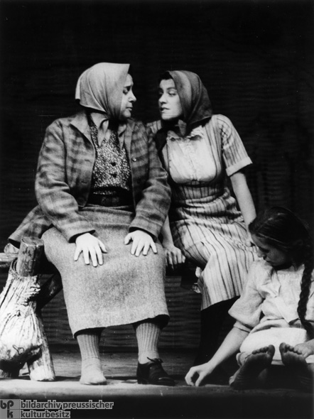 Bertolt Brecht’s "Herr Puntila and his Man Matti" by the Berliner Ensemble (1949)